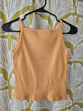 Old Navy Ribbed Cropped Tank Top in Peach